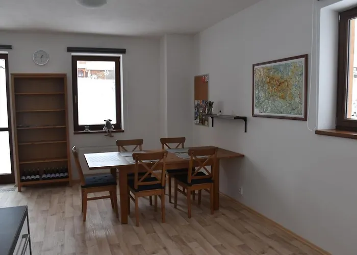 Apartament 198 *